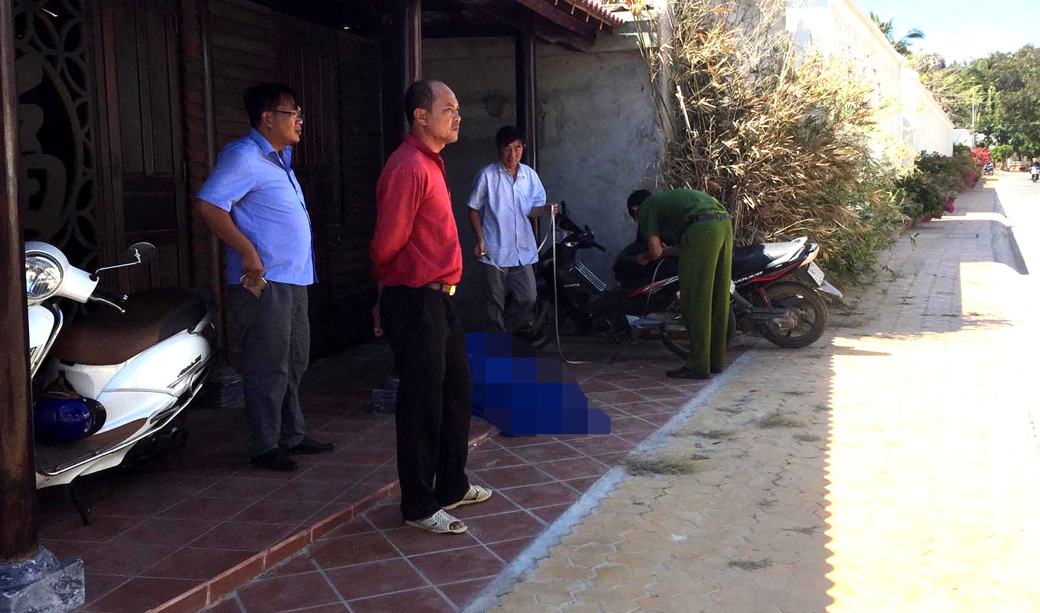 du khach thuy dien tu vong tren bien anh 1