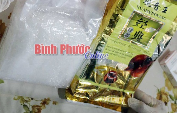 bắt 2 nghi phạm tàng trữ ma túy đá ảnh 1 bat 2 nghi pham tang tru ma tuy da anh 1