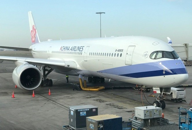 Huy toan bo chuyen bay tu cac diem co dich virus Corona den Viet Nam hinh anh