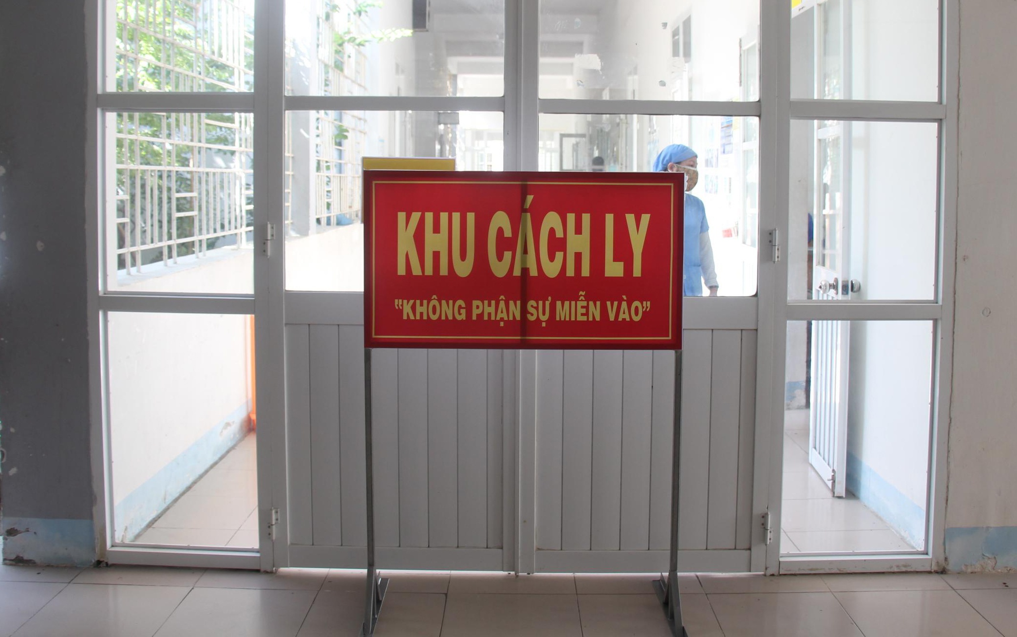 Binh Thuan cach ly 2 truong hop nghi nhiem virus corona hinh anh