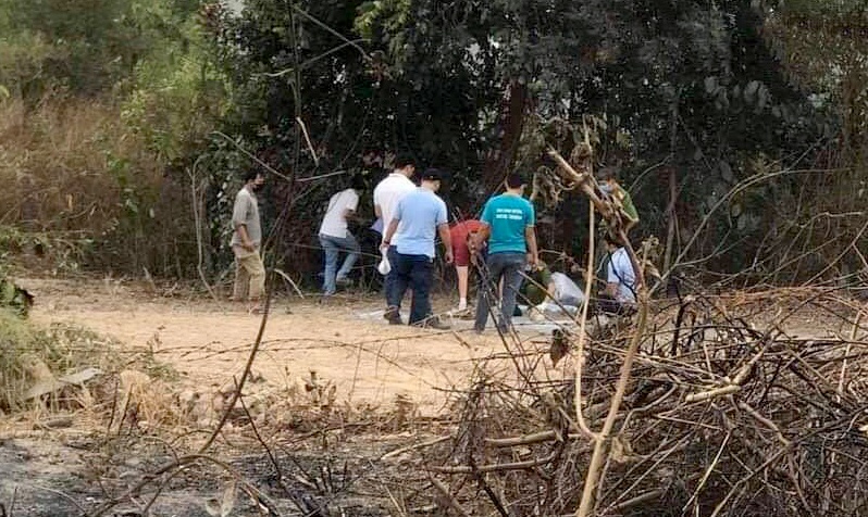 Bo xuong nguoi trong bai dat trong anh 1