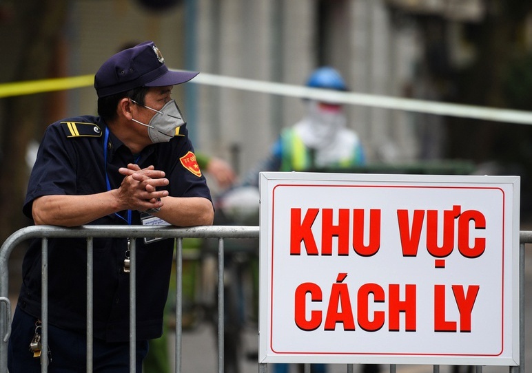 Cach ly 2 tuyen pho o Phan Thiet de phong dich Covid-19 hinh anh