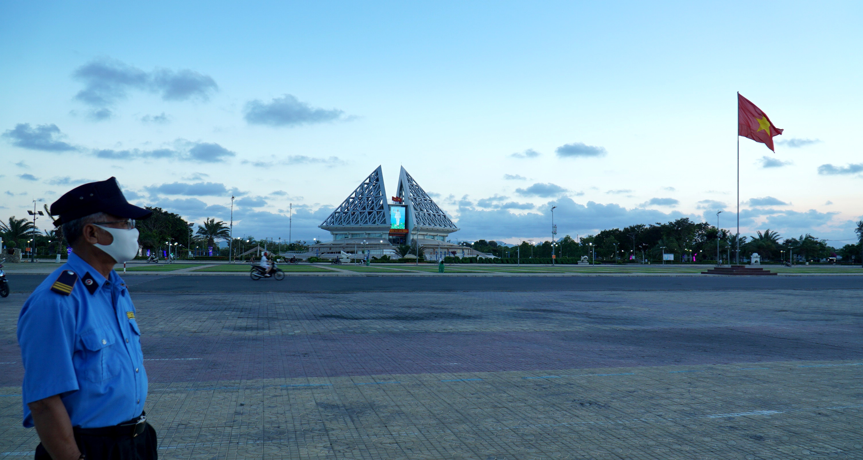 xu bien vang nguoi trong ngay dau cach ly anh 9