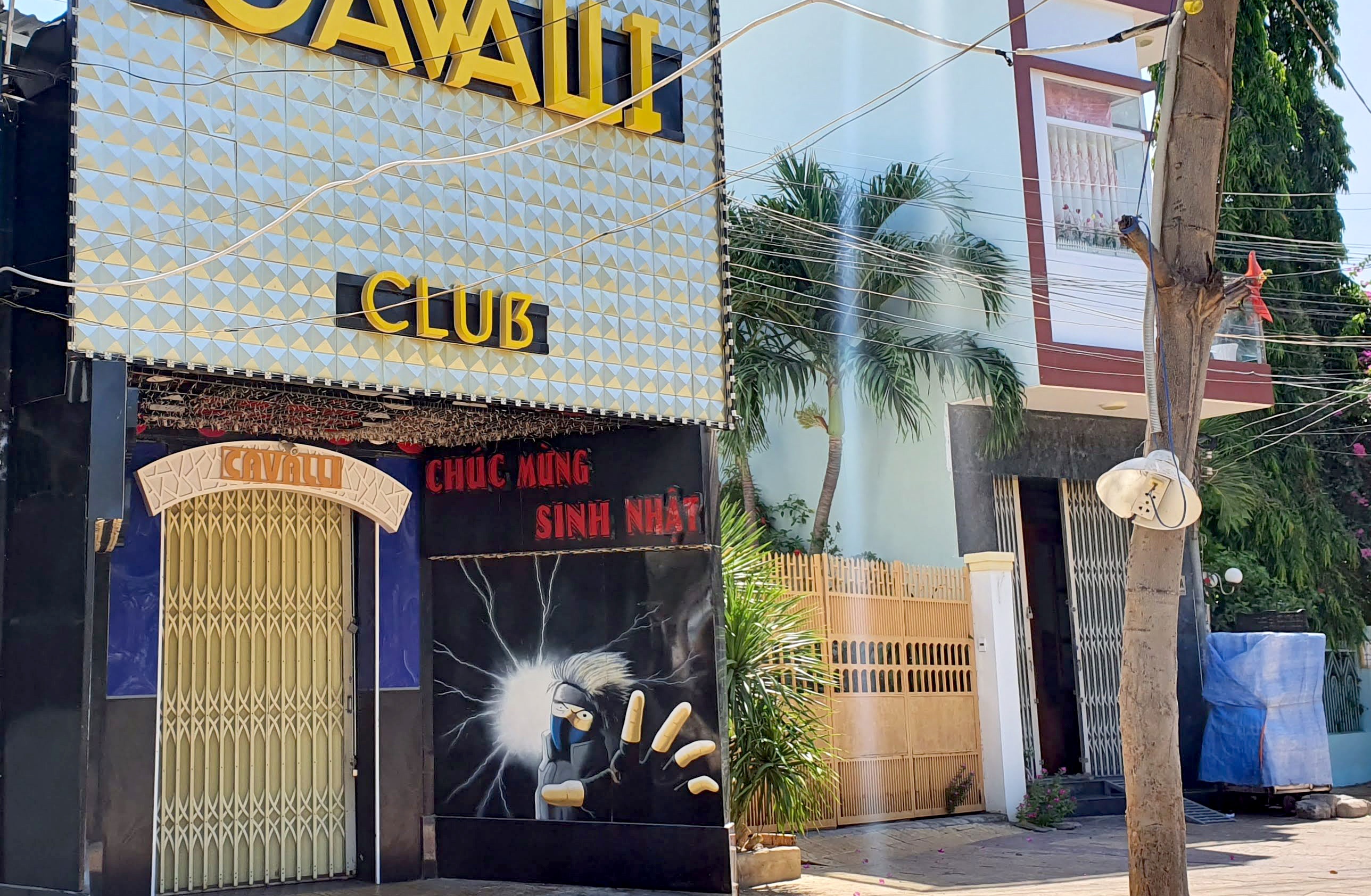 thanh nien bi dam tu vong trong quan bar anh 1