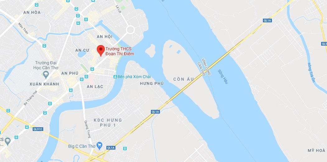 hai nu sinh cap 2 danh ban truoc cong truong anh 2