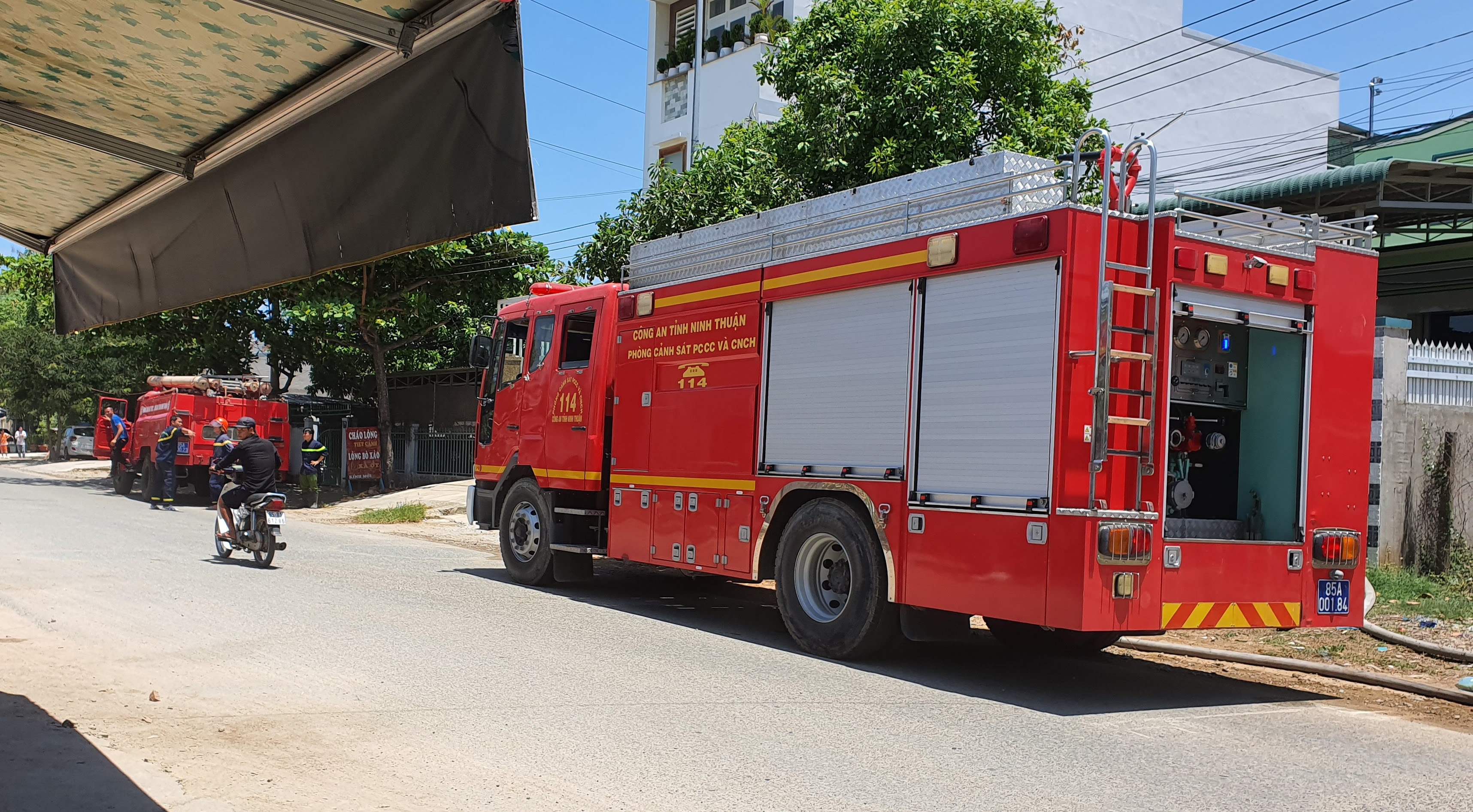 chay lon ben trong san bay quan su thanh son anh 2