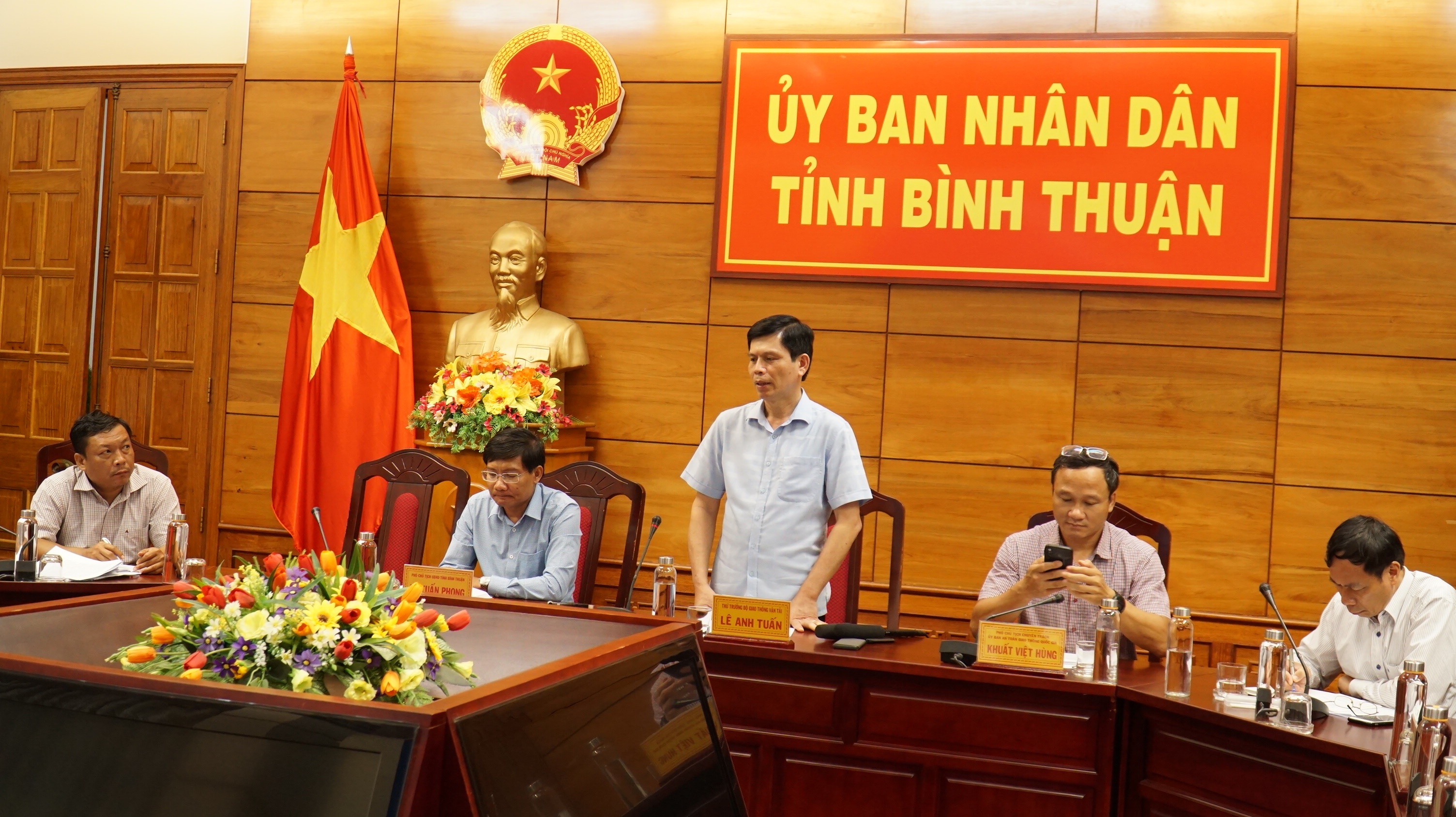 kiem soat giao thong doan xay ra tai nan 8 nguoi chet anh 3