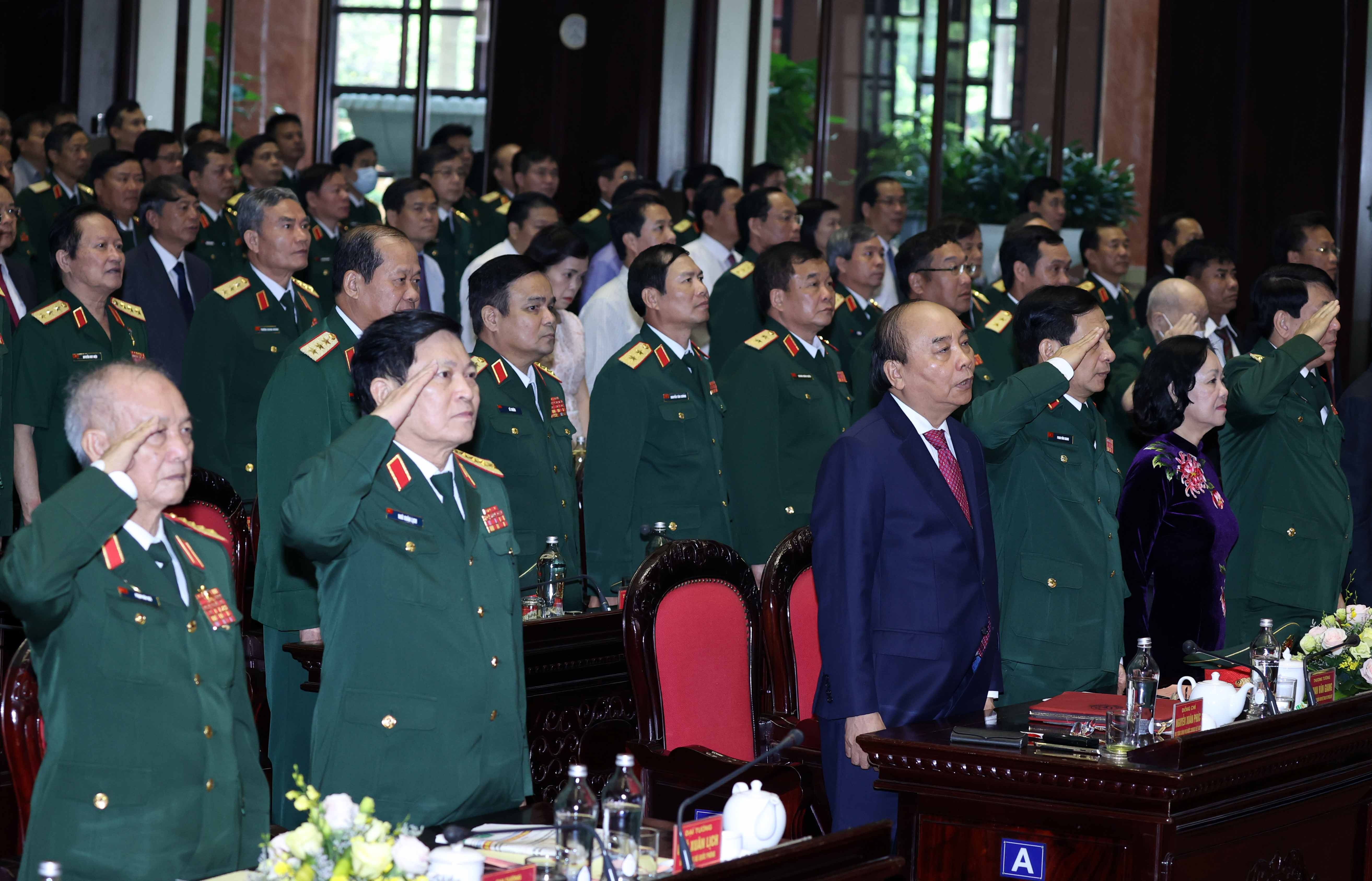 Thu tuong chi dao ve khoa hoc va quan su anh 2