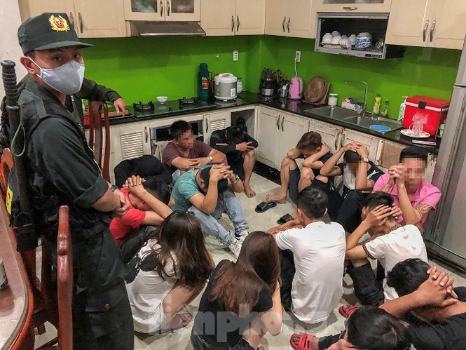 khách và nhân viên karaoke dương tính ma túy ảnh 1 khach va nhan vien karaoke duong tinh ma tuy anh 1