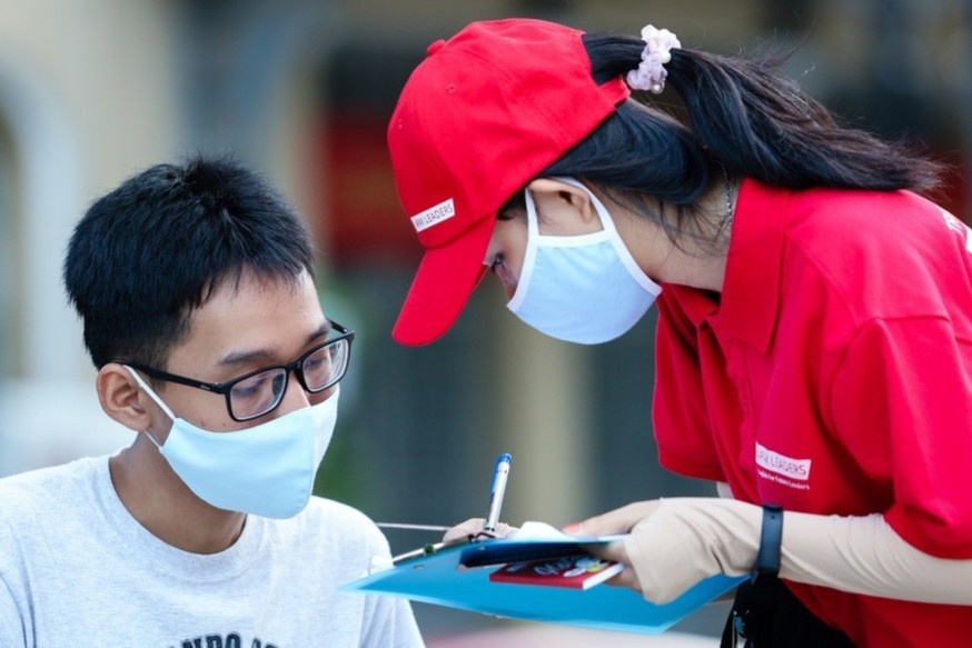 Dong Nai xu phat nguoi khong deo khau trang noi cong cong hinh anh