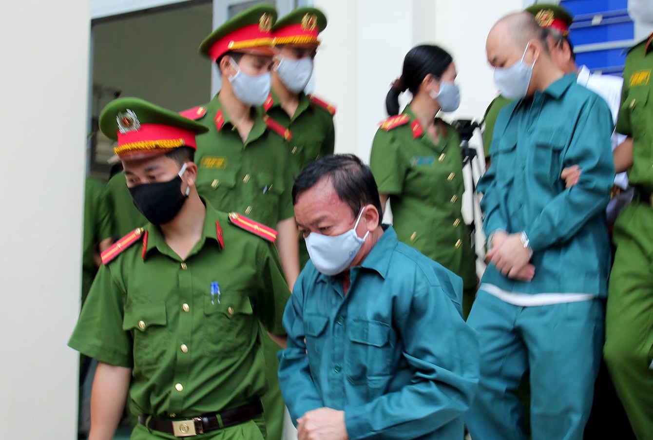 nguyen chu tich tp phan thiet linh an anh 2