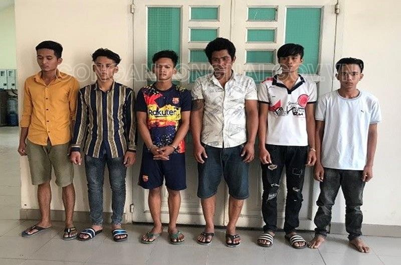 nhóm thanh niên đâm chết người ở quán nhâu 79 ảnh 1 nhom thanh nien dam chet nguoi o quan nhau 79 anh 1