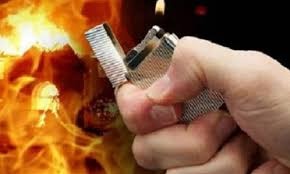 Bat nghi pham tuoi xang dot nguoi tinh hinh anh