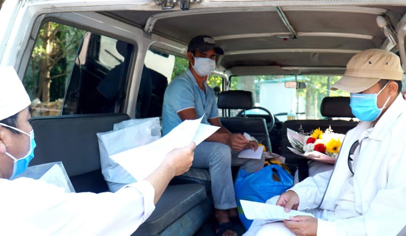 Bac si mac Covid-19 o Dong Nai duoc xuat vien hinh anh