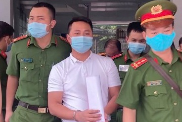 Giam doc Cong ty nha dat Dong Nai bi bat hinh anh