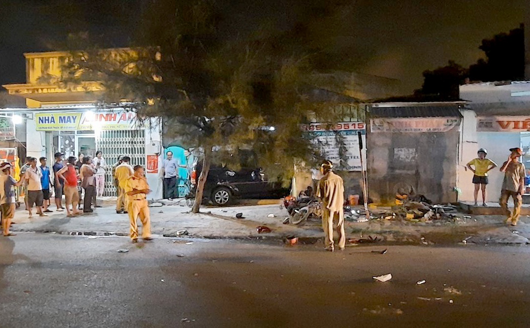 xe 7 cho tong hang loat xe may anh 1