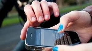 Cho vo di giat dien thoai hinh anh