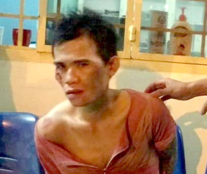 cho vo con di giat dien thoai anh 1