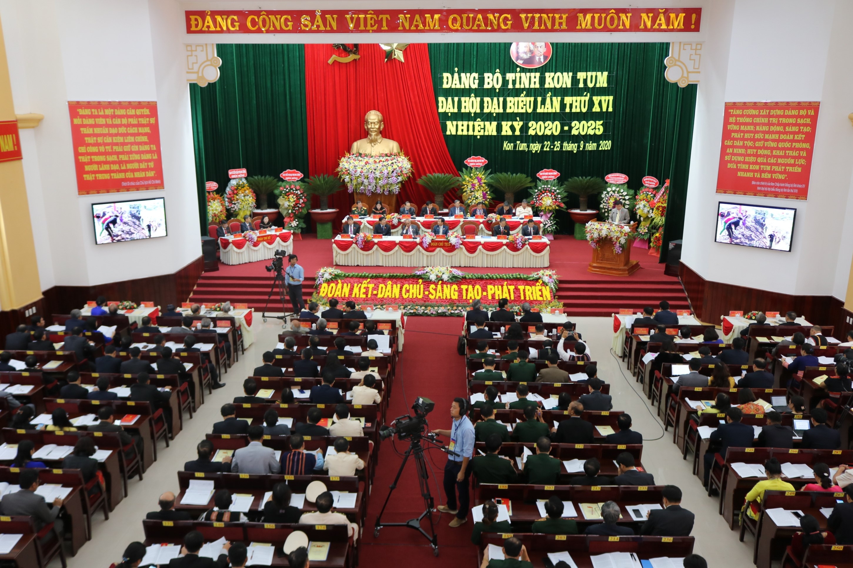 Dai hoi Dang bo Kon Tum anh 2