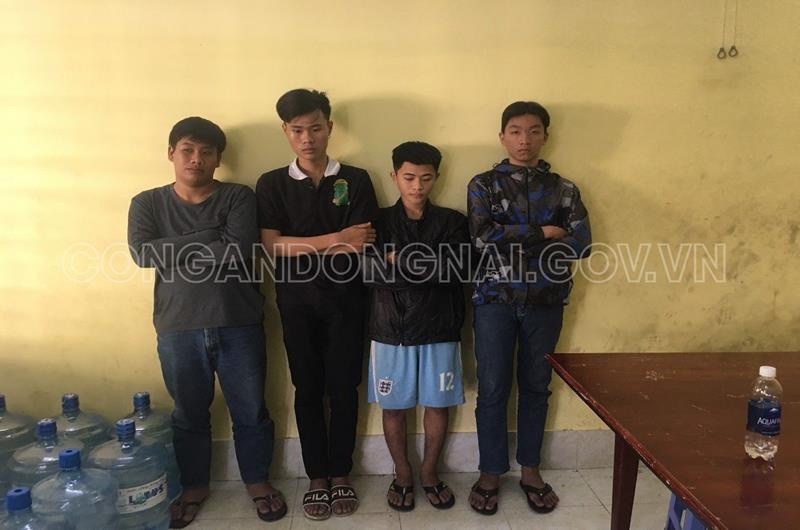 nhóm thanh niên chuyên cướp xe phụ nữ ảnh 1 nhom thanh nien chuyen cuop xe phu nu anh 1