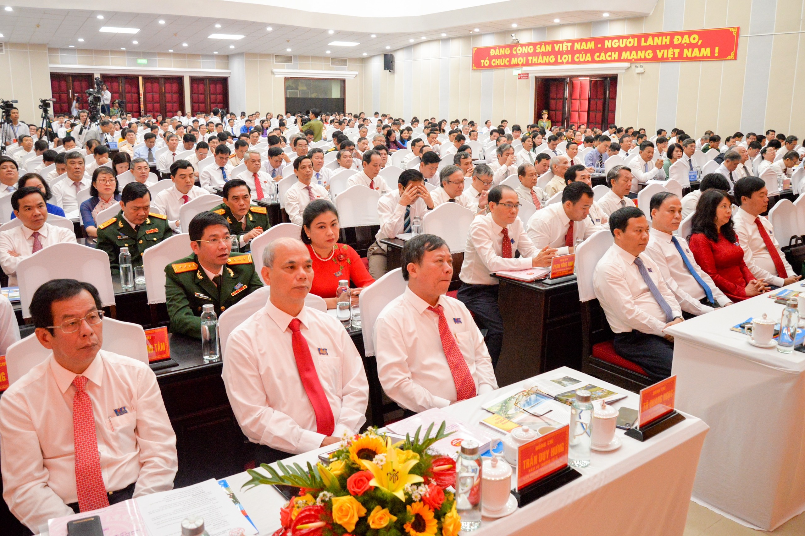 dai tuong luong cuong tham du dai hoi dang bo binh thuan anh 9