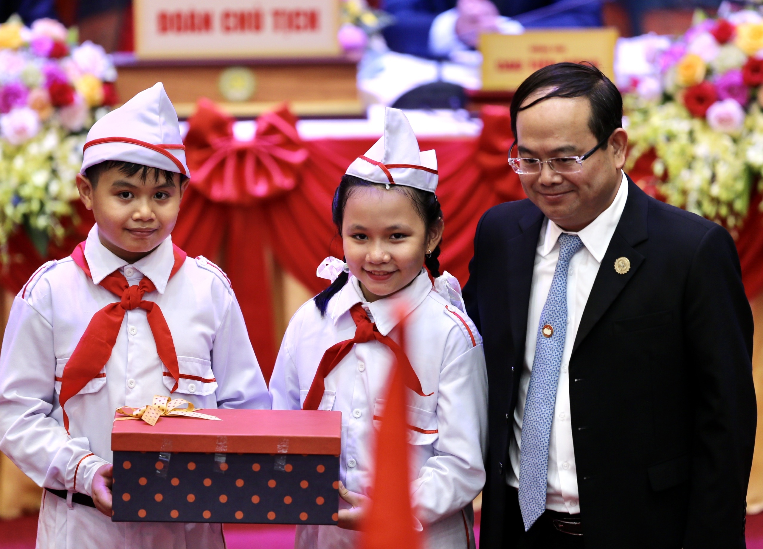 ong vo van thuong tham du dai hoi dang bo dong nai anh 5