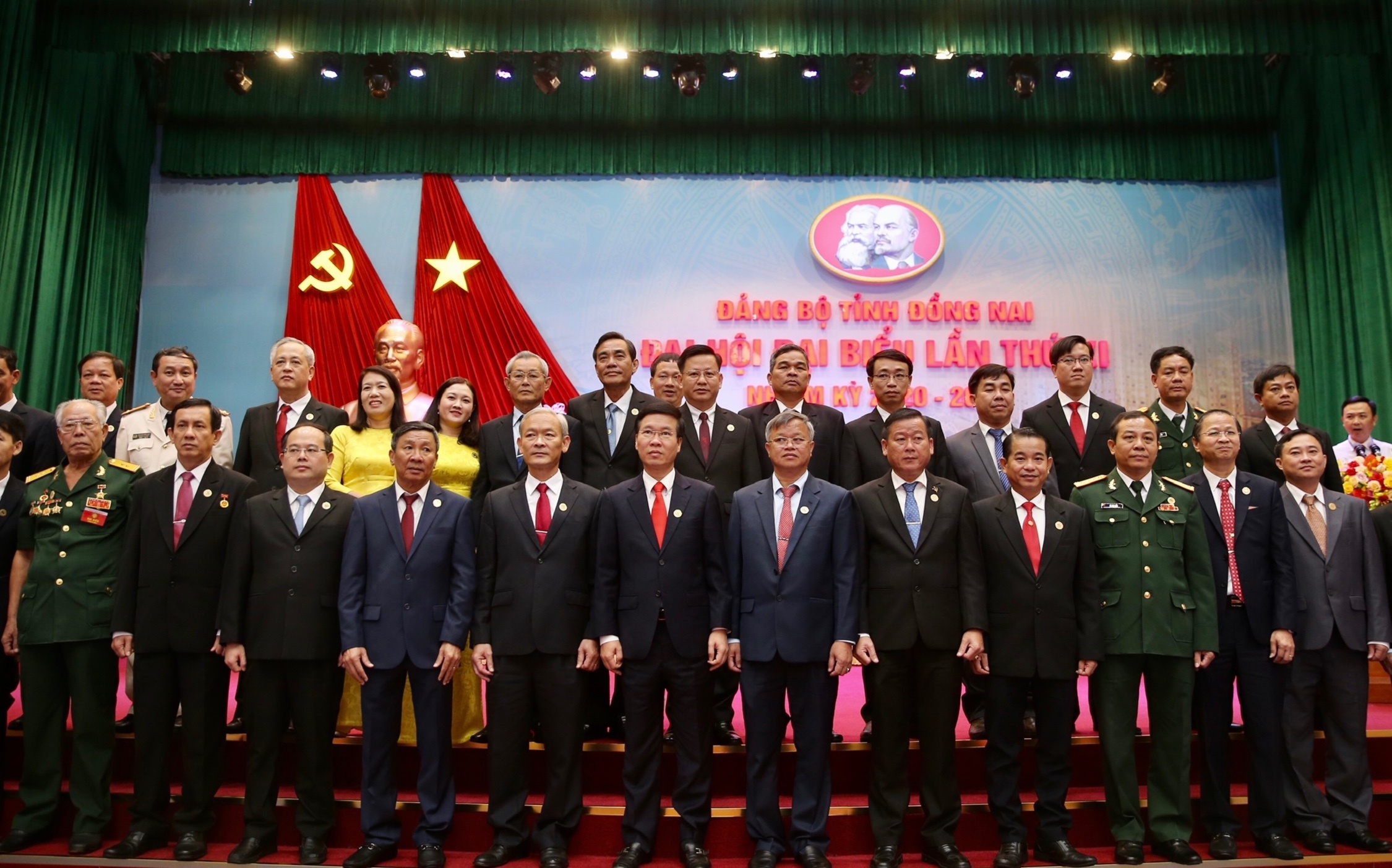 ong vo van thuong tham du dai hoi dang bo dong nai anh 9