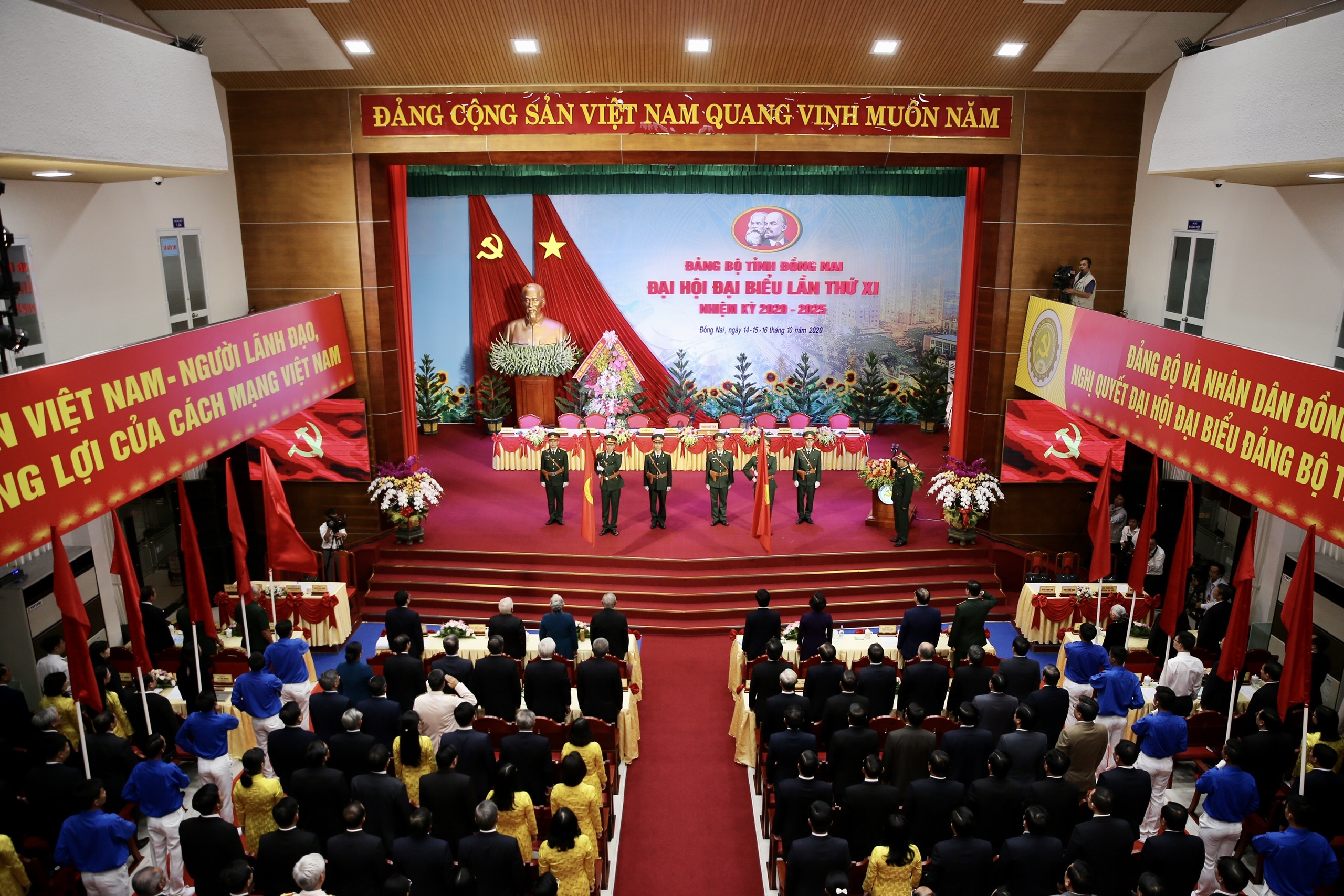 ong vo van thuong tham du dai hoi dang bo dong nai anh 3