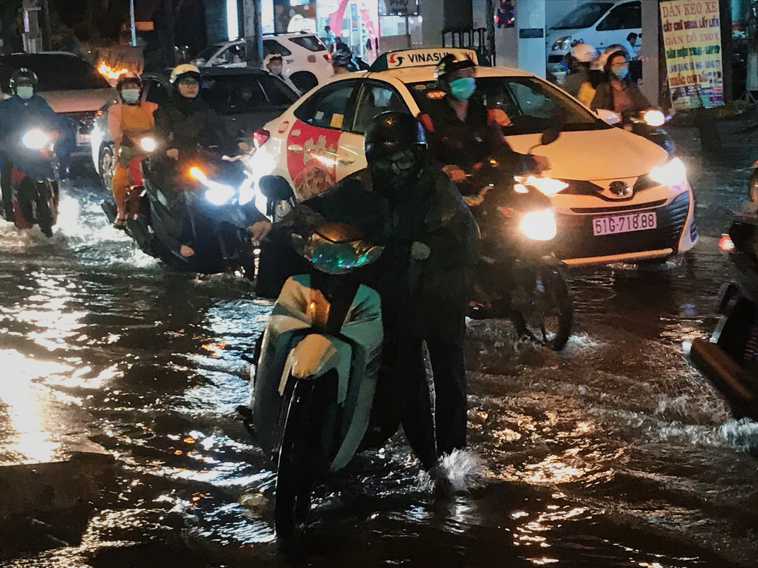 duong truong cong dinh ngap sau sau mua anh 12