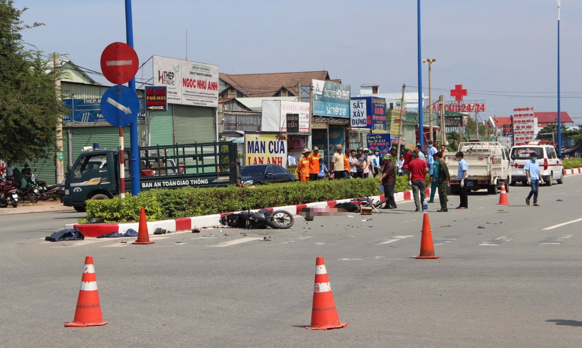 binh duong can ngay chan dua xe trai phep anh 1