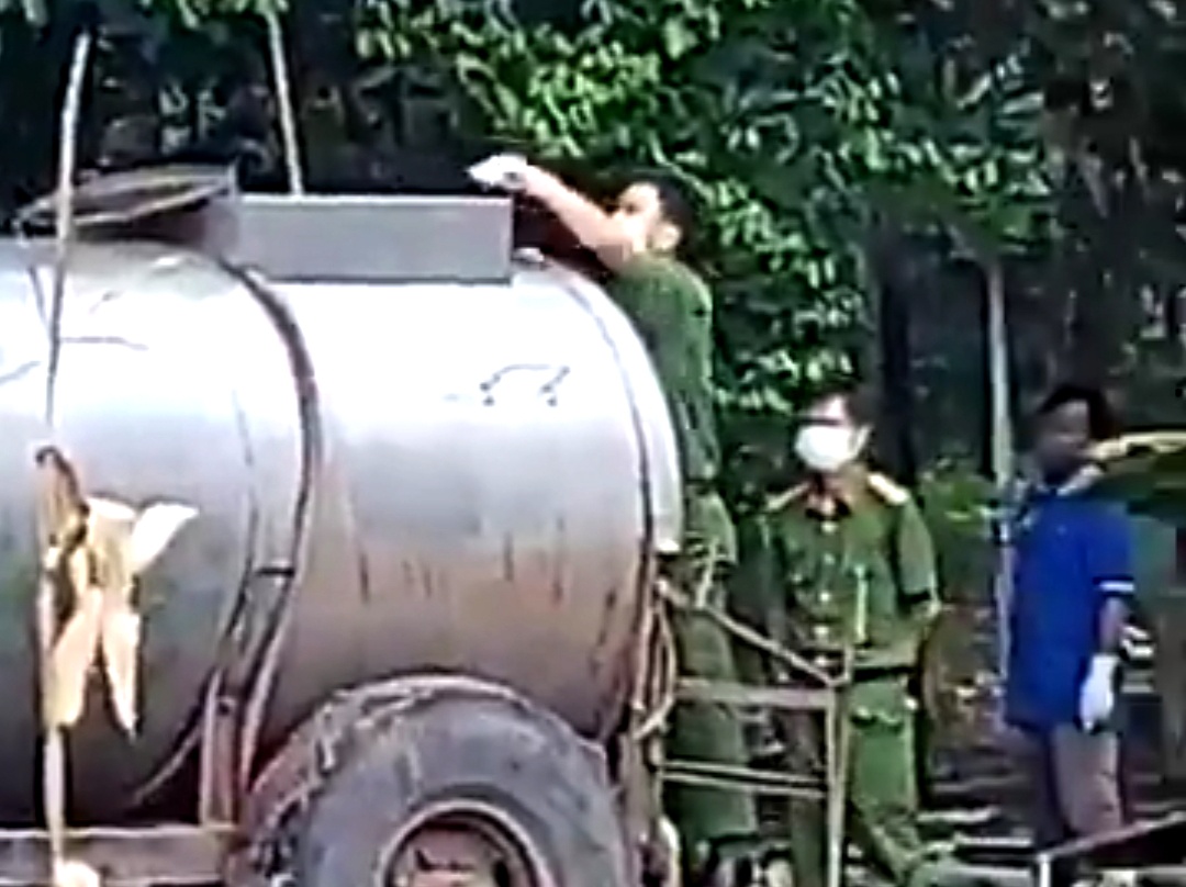 vo chong tu vong trong bon kim loai anh 1