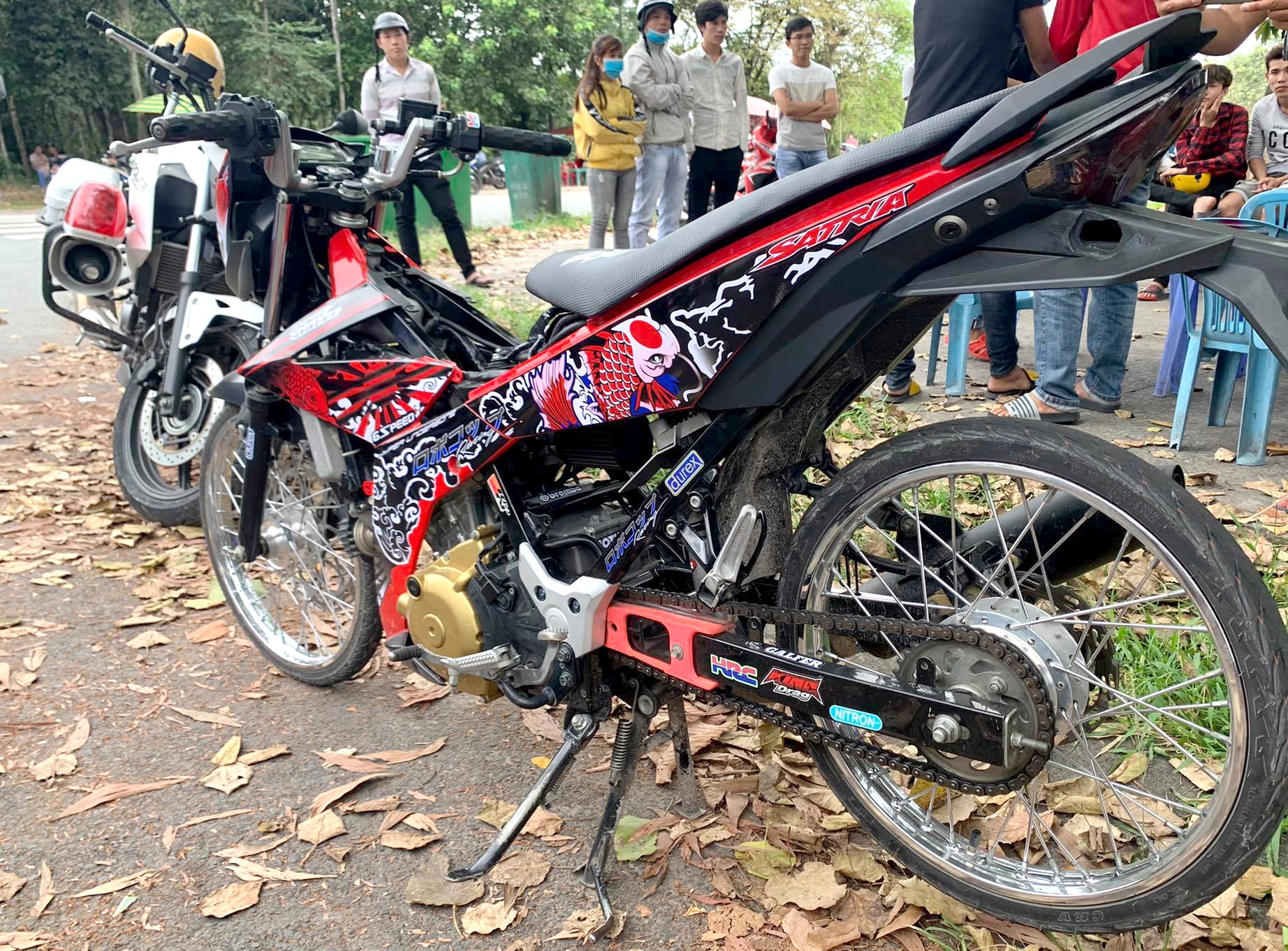 Vay bat hang chuc quai xe o Binh Duong hinh anh