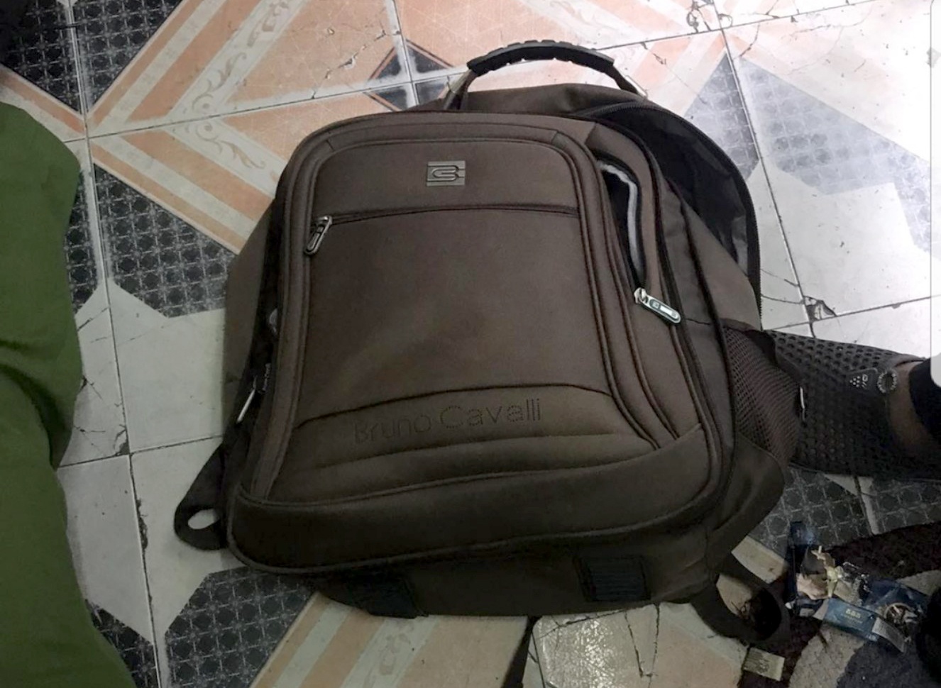 co dat dung luu dan gia cuop ngan hang anh 2