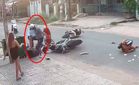 thanh nien danh nu sinh sau va cham giao thong anh 1