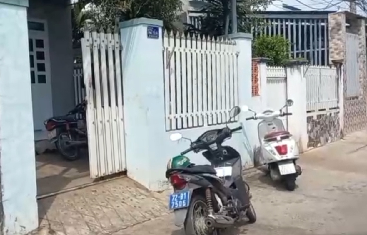 côn đồ xông vào nhà chém người ảnh 1 con do xong vao nha chem nguoi anh 1