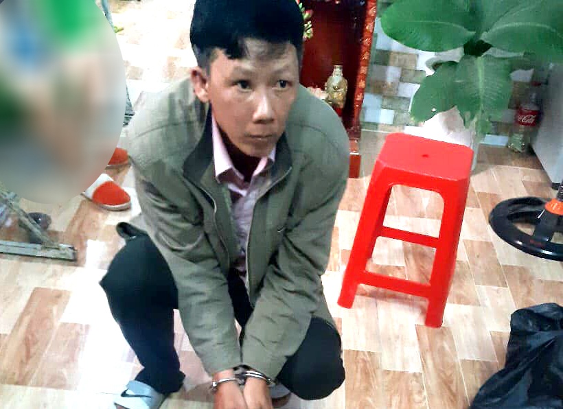 Xung la nguoi cua Bo Cong an de nhan tien 'chay an' hinh anh
