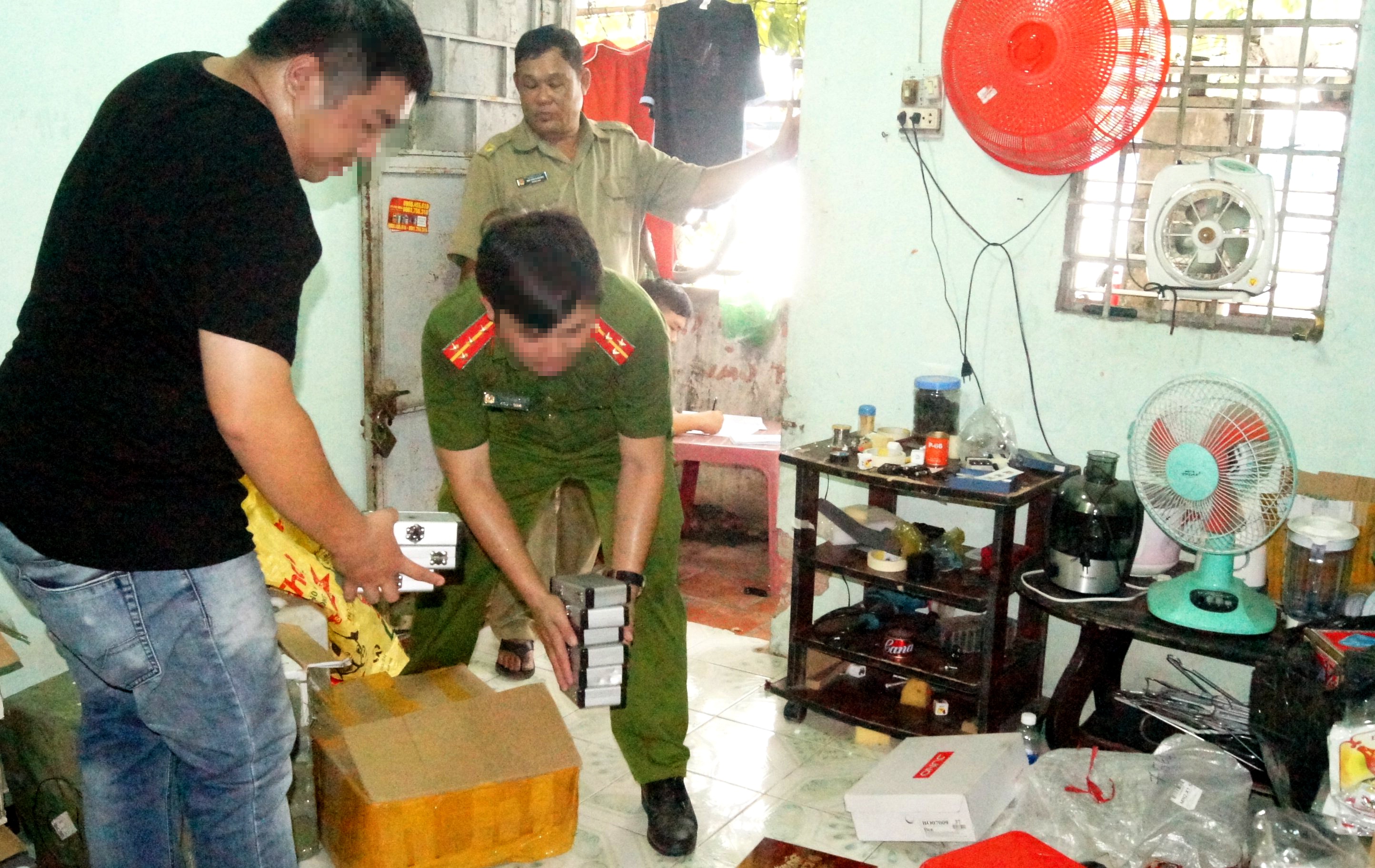 Thu hon 8.000 bo bai co gan chip dien tu hinh anh