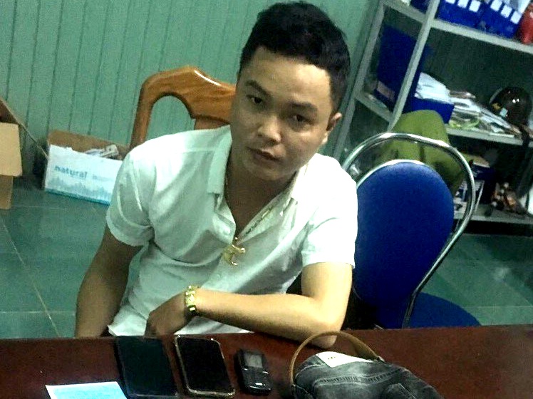 Bắt kẻ đặt máy quay lén ở khách sạn để tống tiền ảnh 1 Bat ke dat may quay len o khach san de tong tien anh 1