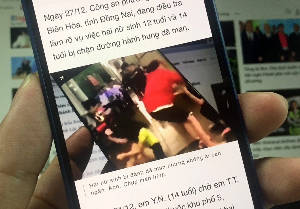 Nu sinh bi danh vi tieng net po hinh anh