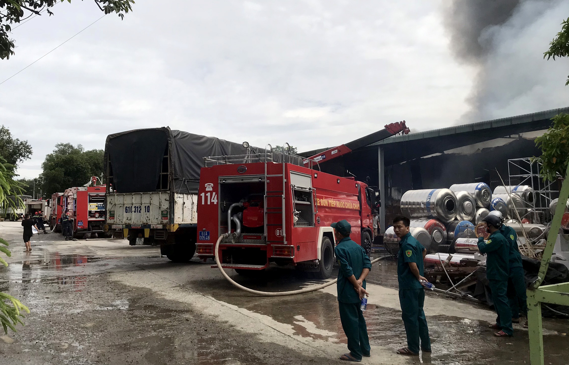 Chay xuong chua vat lieu xay dung o Binh Duong anh 1