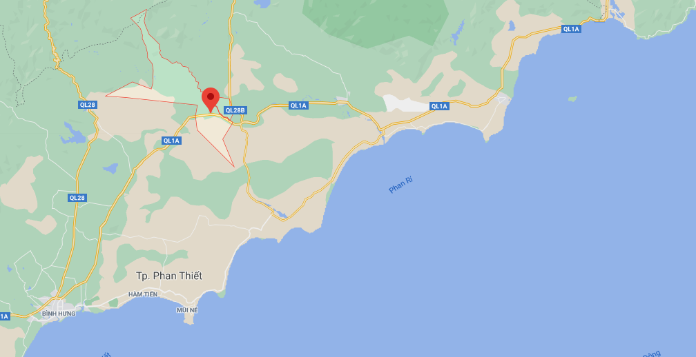 Xe cau tong sap 2 nha dan,  tai xe bi thuong nang anh 2