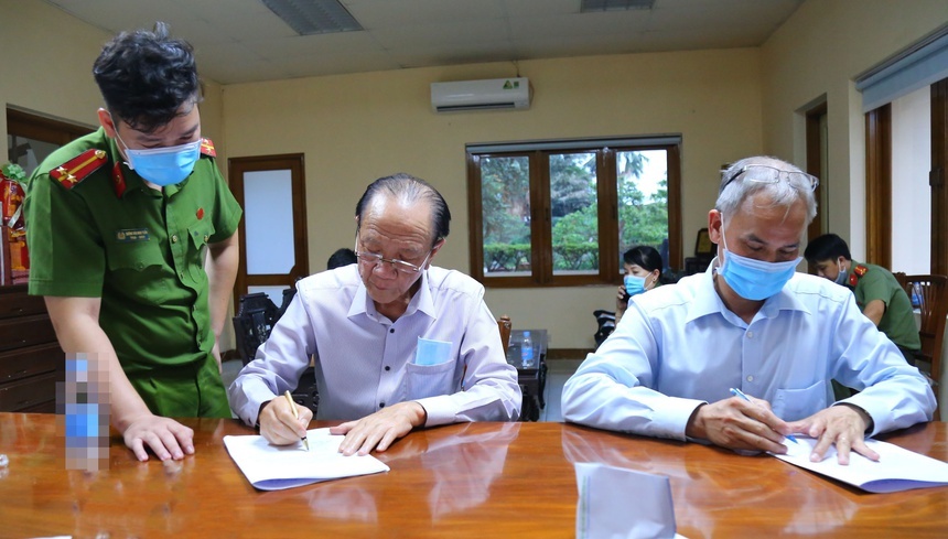 Khoi to Pho tong giam doc cong ty thuoc Tinh uy Binh Duong hinh anh