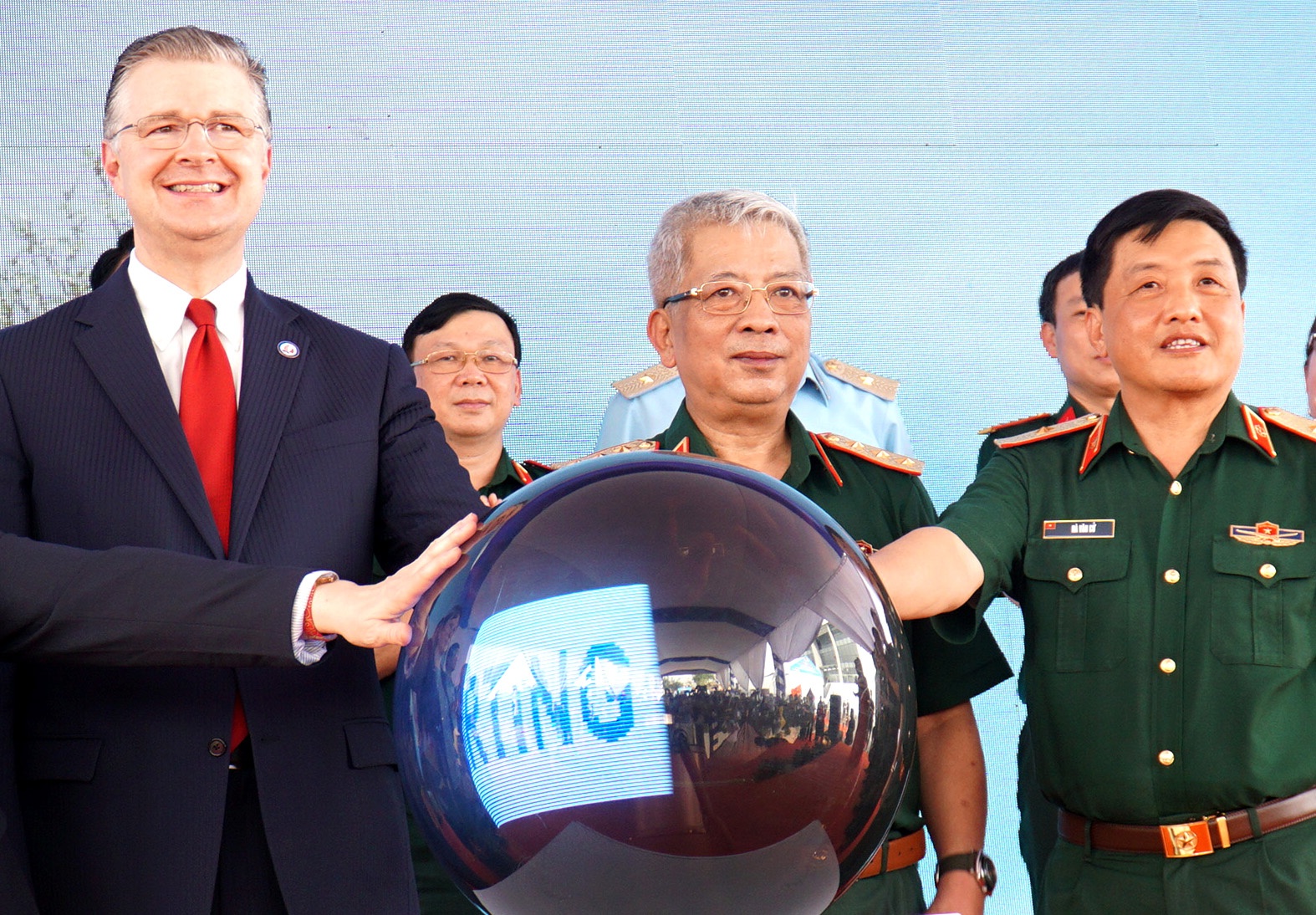 Vung dat chet bien thanh dat vang hinh anh