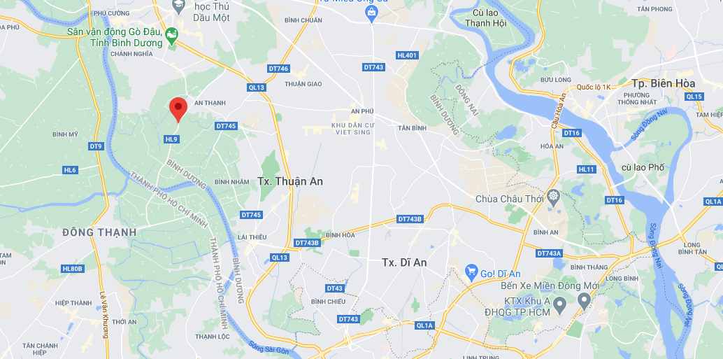 Nguoi dan pha cua cuu tai xe mac ket trong xe dau keo anh 2