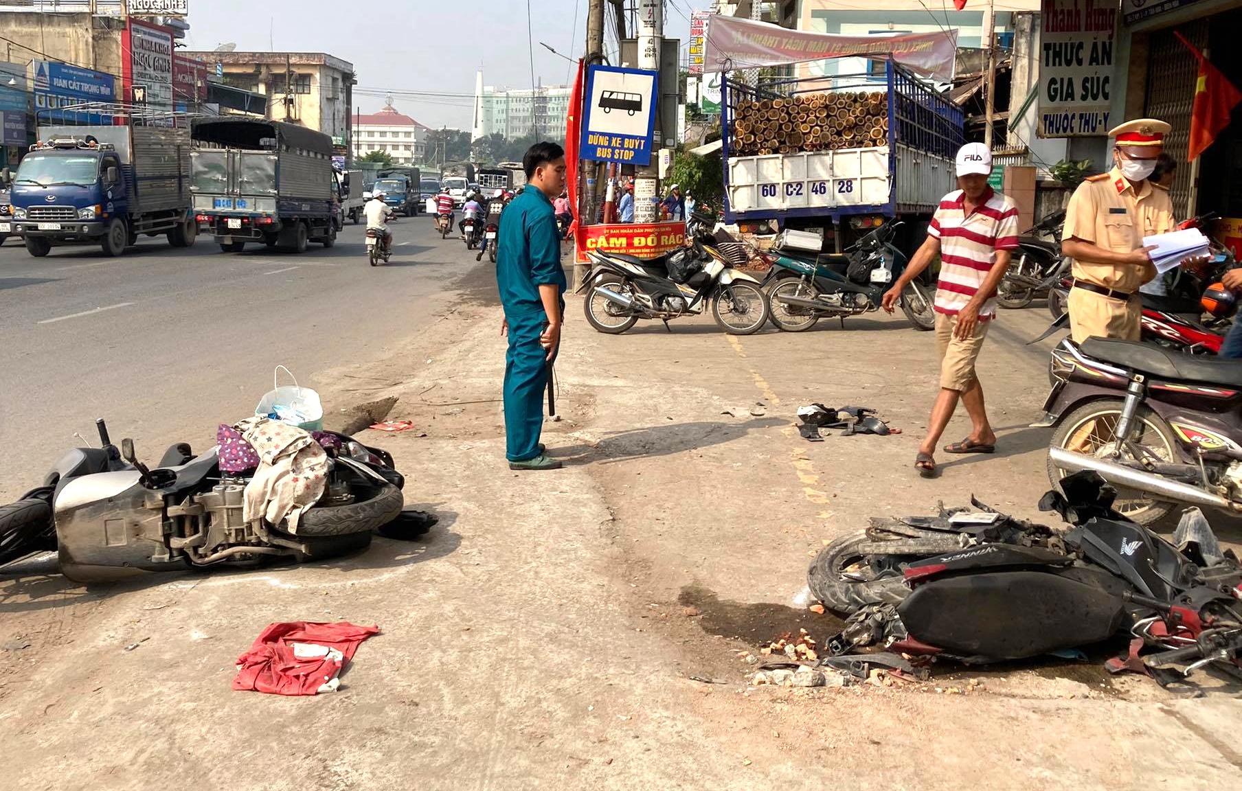 xe tai gay tai nan lien hoan anh 1