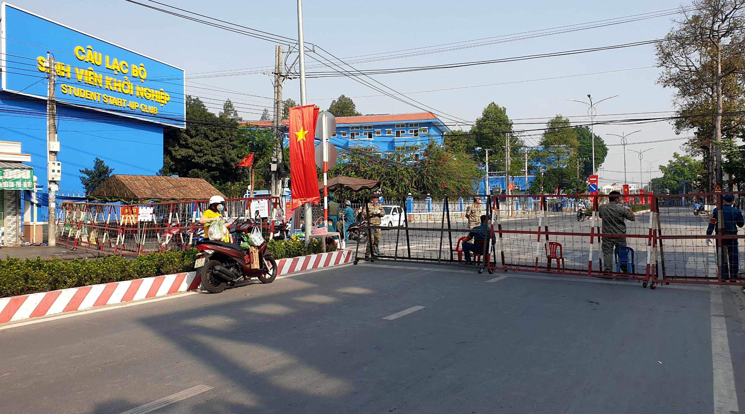 Do bo cach ly Dai hoc Thu Dau Mot anh 1