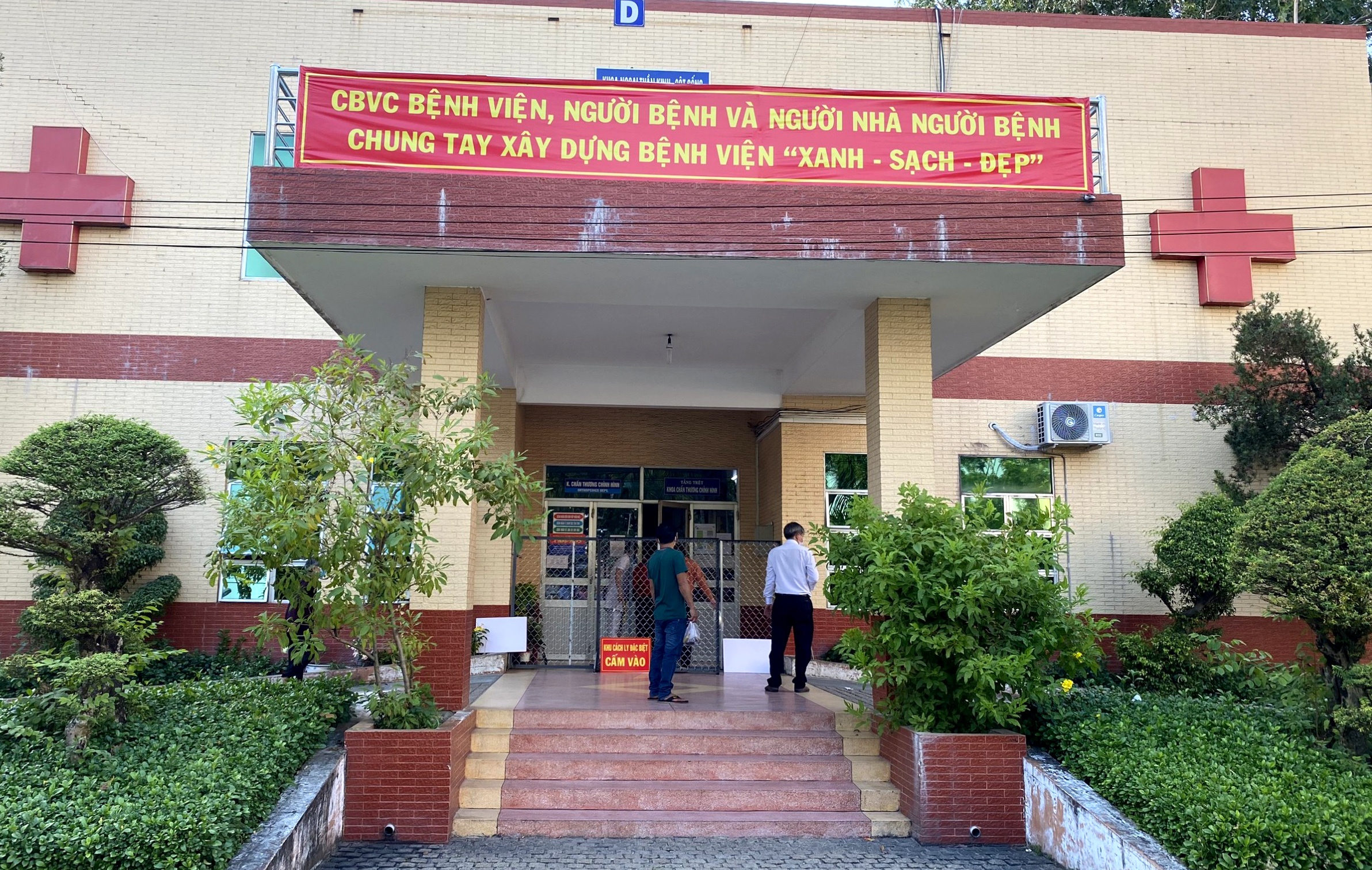 2 F1 o Binh Duong mac Covid-19 sau khi am tinh voi SARS-CoV-2 anh 1