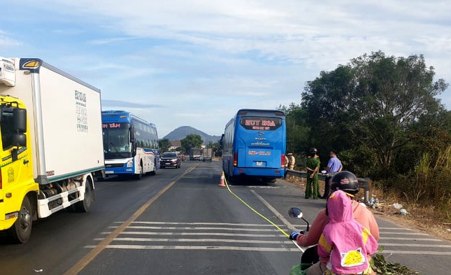 2 vu tai nan khien 2 nguoi di xe may tu vong anh 1