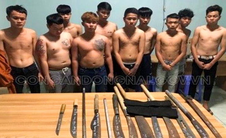 ngan chan 2 nhom thanh nien hon chien o dong nai anh 1