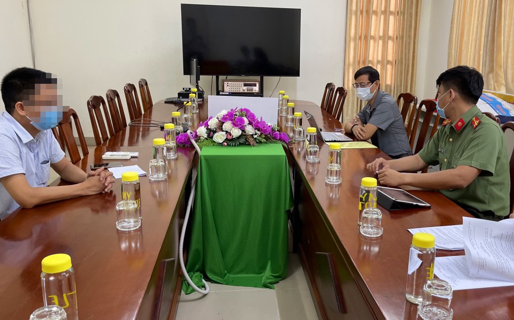 Giam doc tung tin nguoi dan Binh Duong bi cach ly khi kham o TP.HCM hinh anh